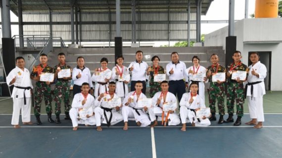 Raih Prestasi Kejurda Karate Jatim 2021, Tim Karate AAL Terima Apresiasi Gubernur AAL